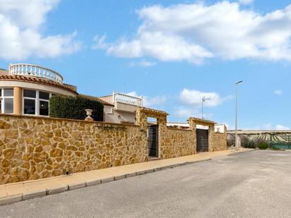 Vista exterior de Casa o xalet en venda en San Miguel de Salinas amb Aire condicionat, Terrassa i Traster