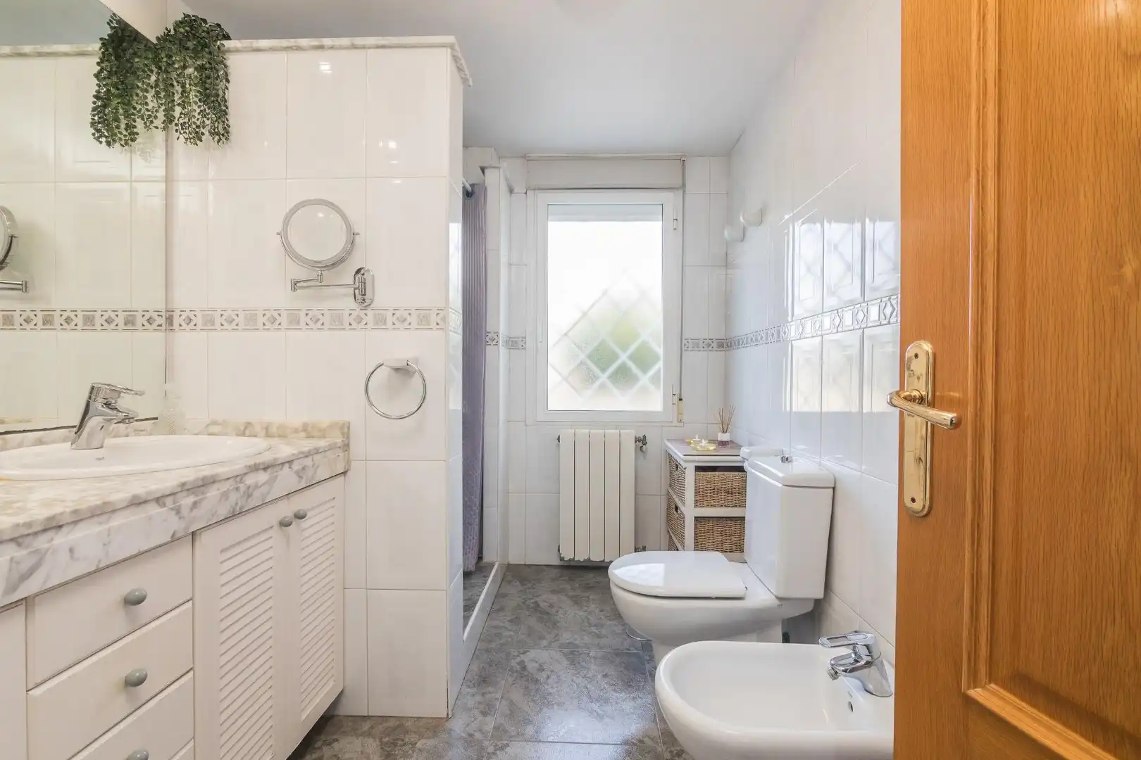 Bany de Casa o xalet en venda en Elche / Elx amb Aire condicionat, Calefacció i Jardí privat