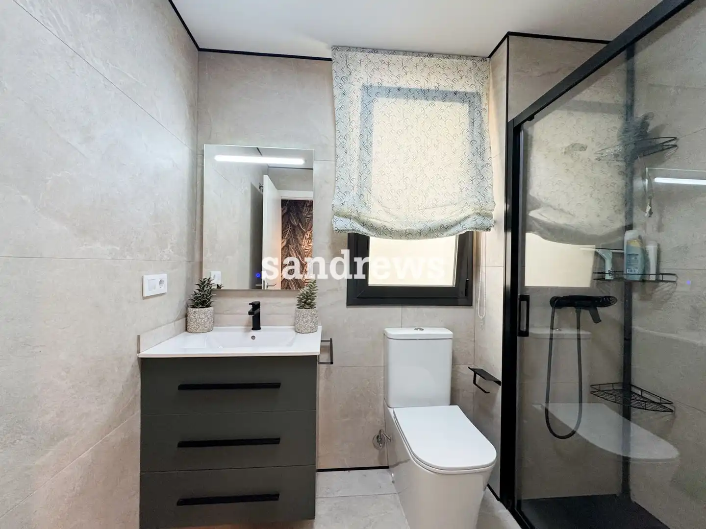 Bathroom of Duplexes for sale in Figueres  with Heating and Storage room