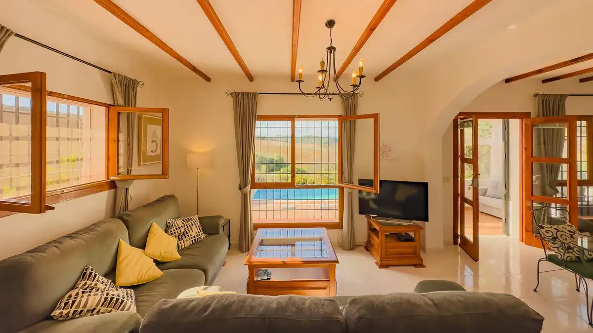 Sala d'estar de Casa o xalet en venda en Almogía amb Aire condicionat, Jardí privat i Terrassa