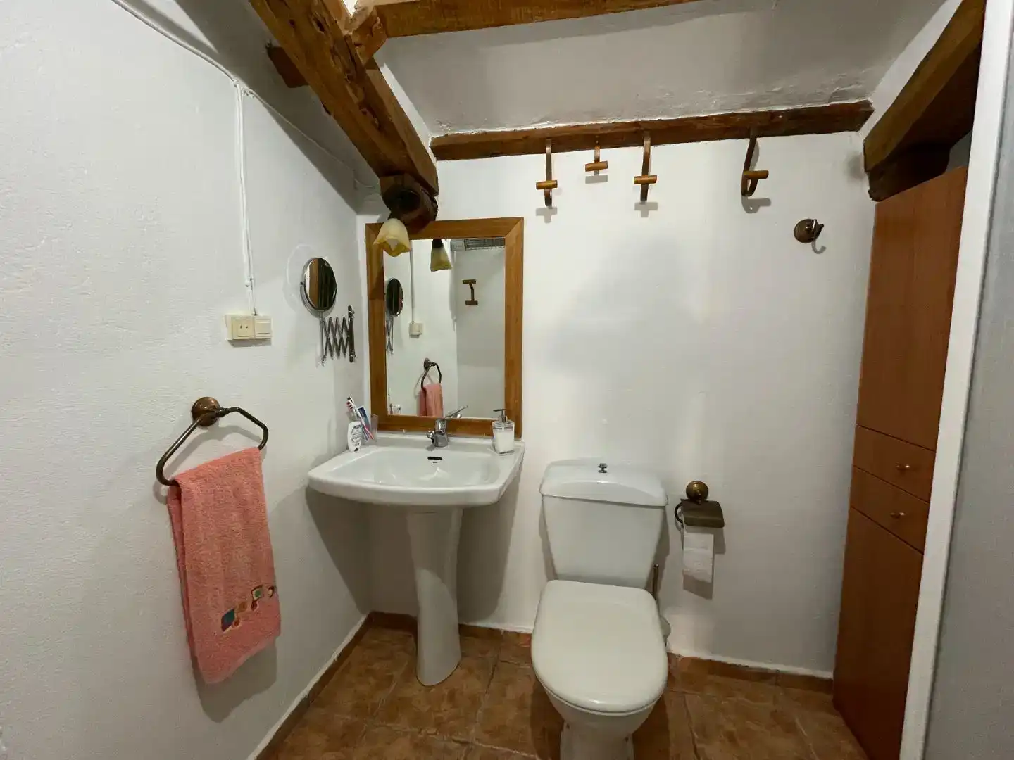 Baño de Casa adosada en venta en Fuentealbilla con Aire acondicionado, Trastero y Amueblado