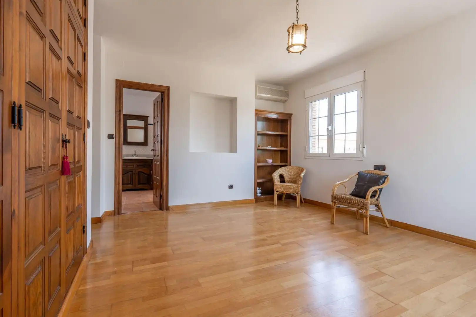 Sala d'estar de Casa o xalet en venda en Santa Fe amb Aire condicionat, Calefacció i Jardí privat