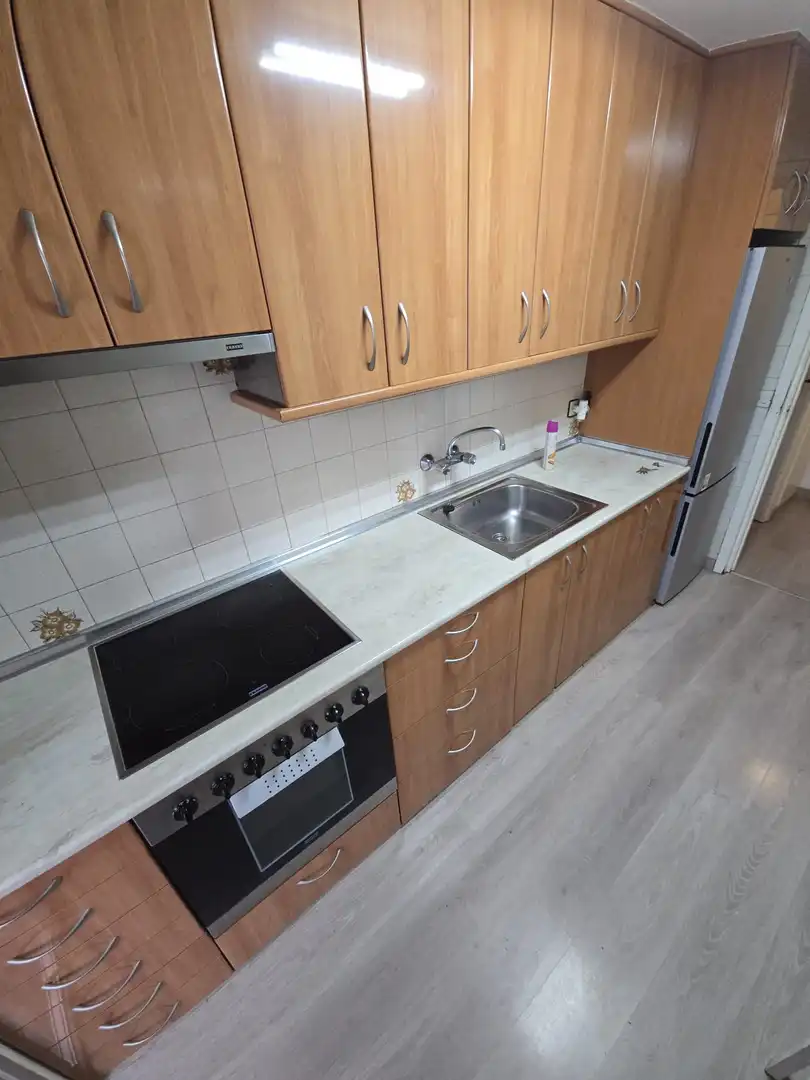 Cuina de Apartament de lloguer en Cáceres amb Aire condicionat, Terrassa i Moblat