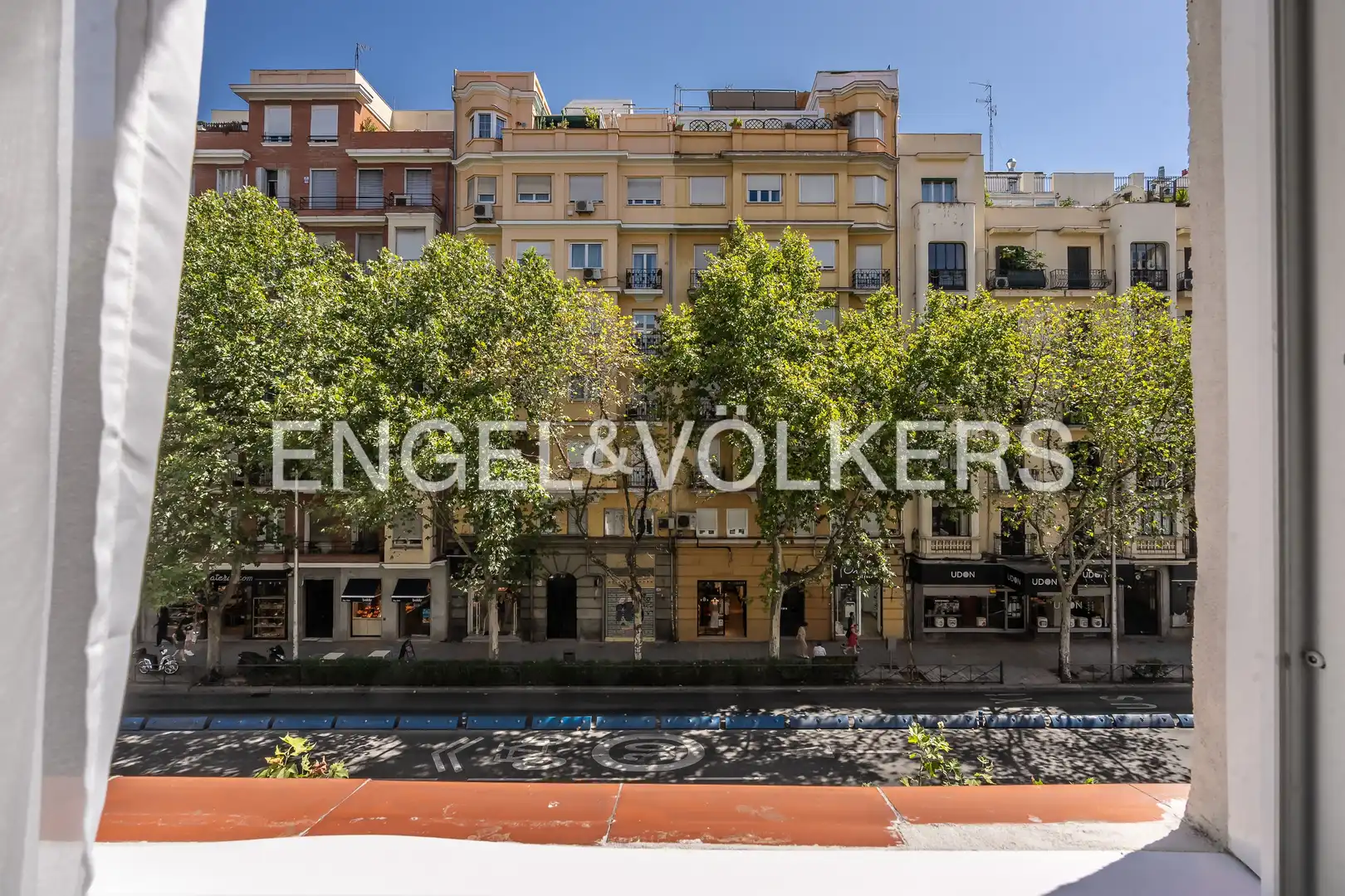 Vista exterior de Pis en venda en Madrid amb Aire condicionat, Calefacció i Balcó
