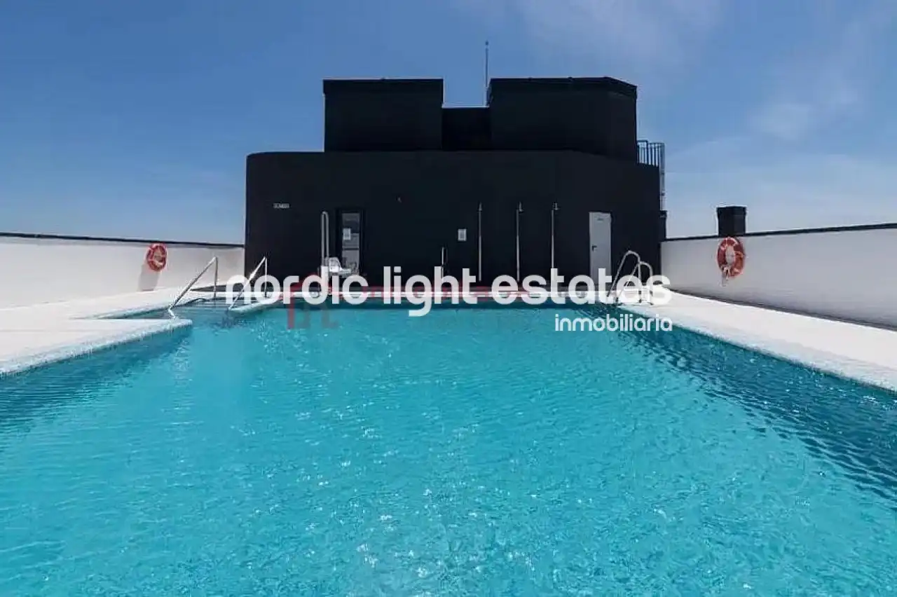 Schwimmbecken von Wohnung zum Verkauf in Málaga mit Klimaanlage, Terrasse und Schwimmbad