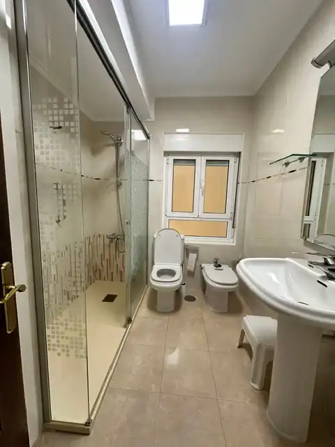 Baño de Piso de alquiler en Avilés con Amueblado