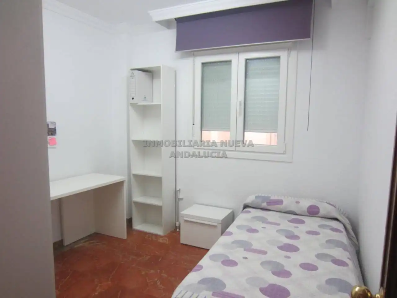 Habitación de Piso de alquiler en Almería con Terraza y Amueblado