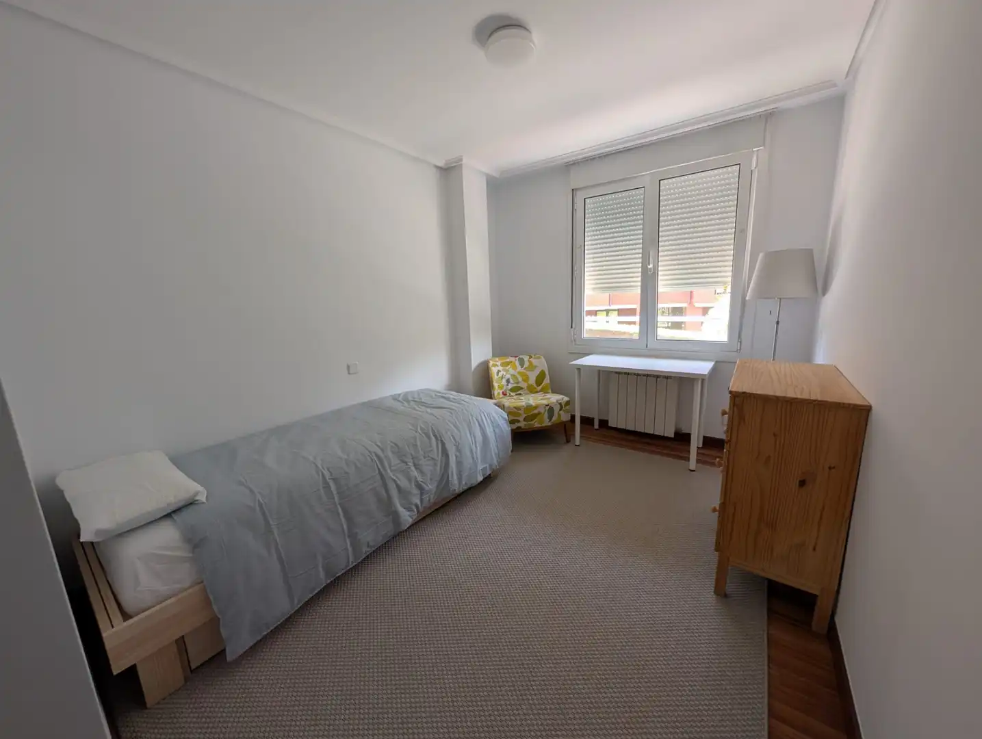 Flat for rent in Calle Arsenio Odriozola, Valdenoja