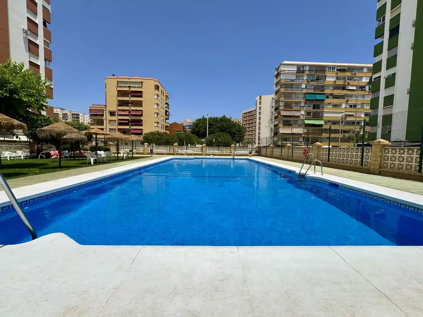 Swimming pool of Flat for sale in Vélez-Málaga  with Air Conditioner and Swimming Pool