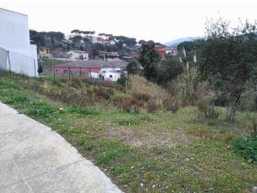 Wohnbaugrundstück zum Verkauf in Carrer de Badalona
