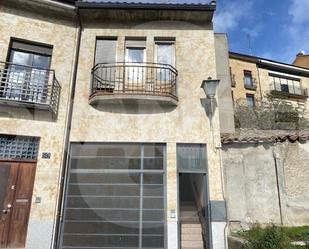 Vista exterior de Casa adosada en venda en Salamanca Capital amb Calefacció, Parquet i Balcó