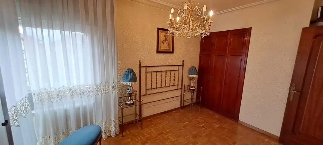 Schlafzimmer von Wohnung zum Verkauf in Vitoria - Gasteiz mit Heizung und Abstellraum