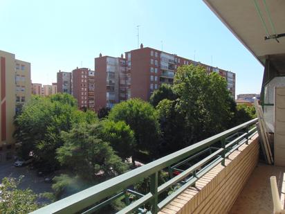 Exterior view of Flat for sale in Móstoles  with Air Conditioner and Terrace