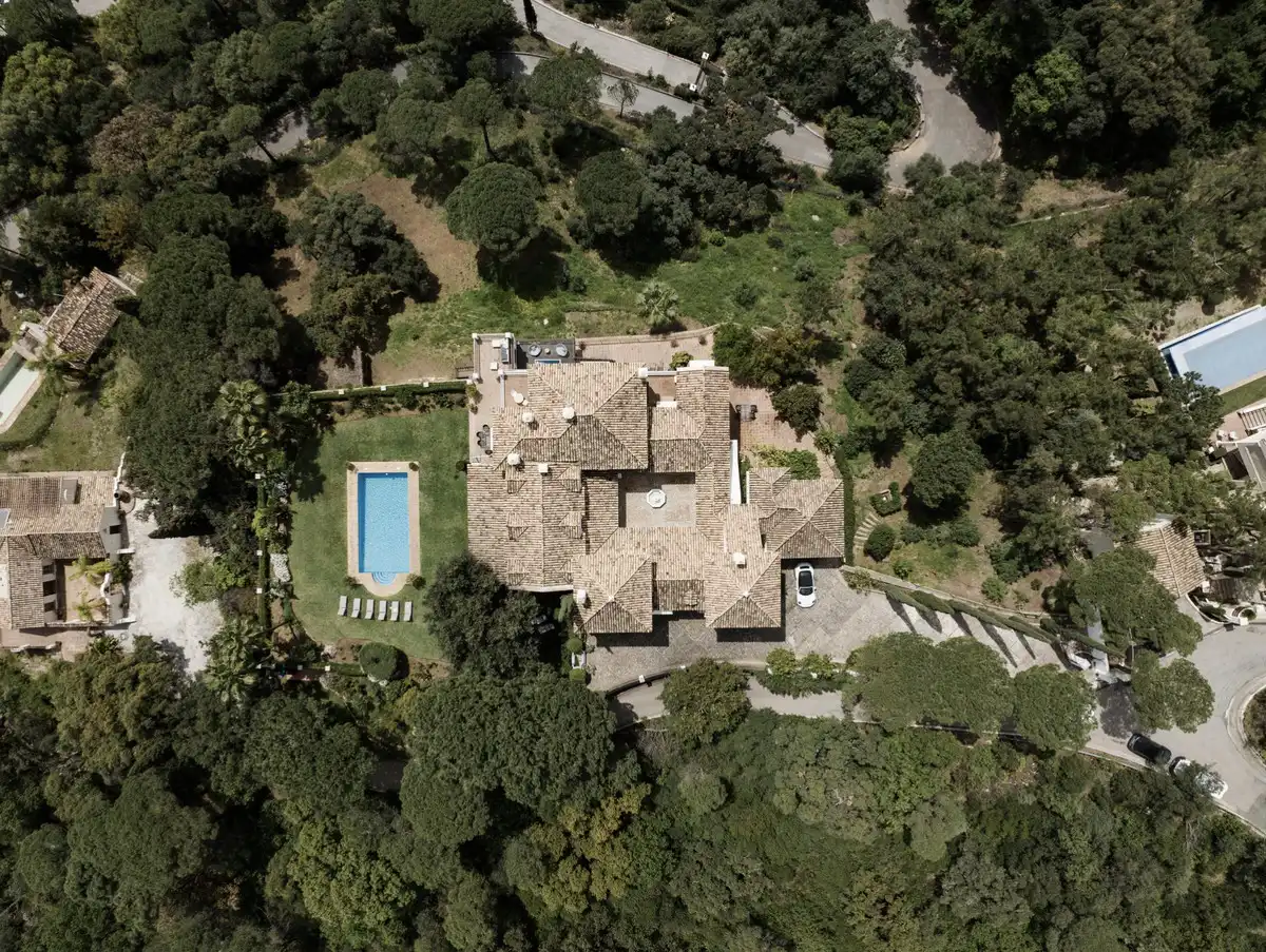 Garden of Detached homes for sale in Benahavís  with Air Conditioner, Terrace and Jacuzzi