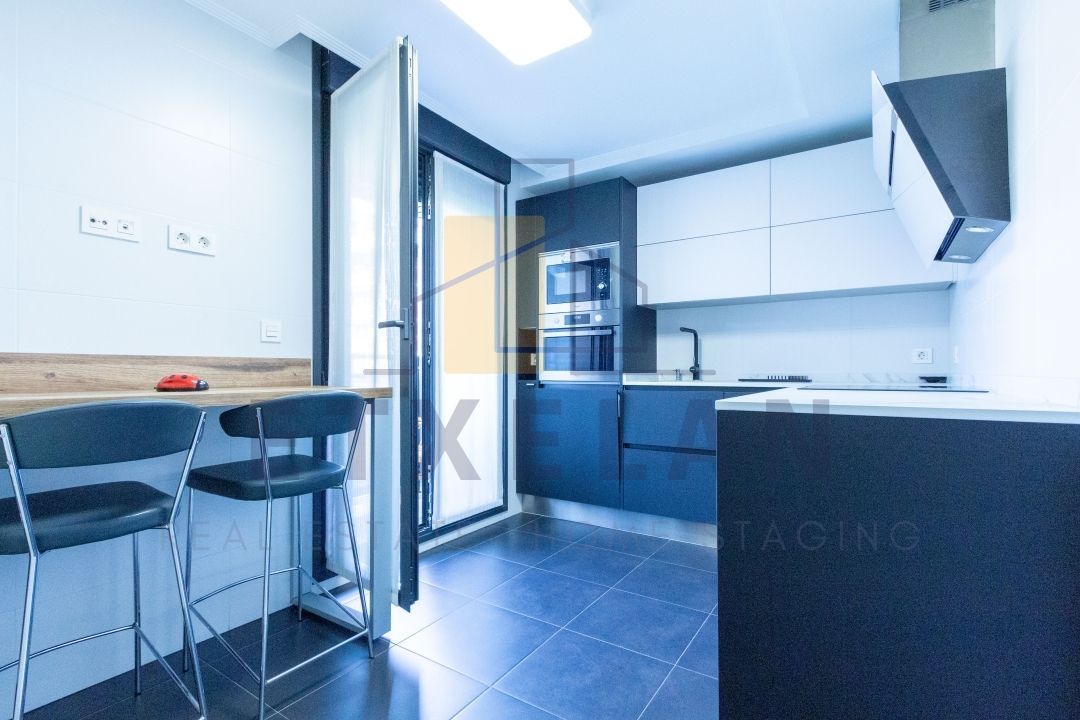 Cuina de Pis en venda en Durango amb Calefacció, Traster i Moblat