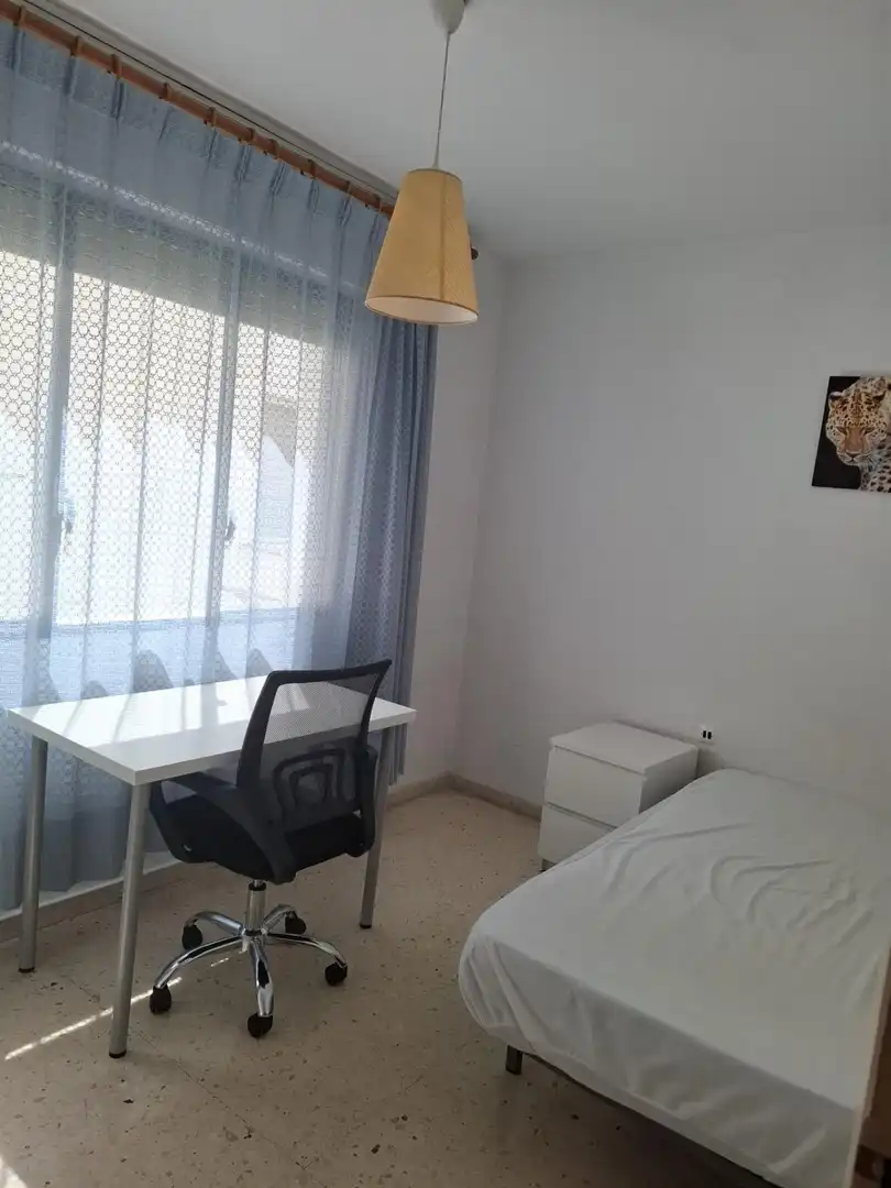 Habitación de Piso de alquiler en Murcia con Terraza y Amueblado