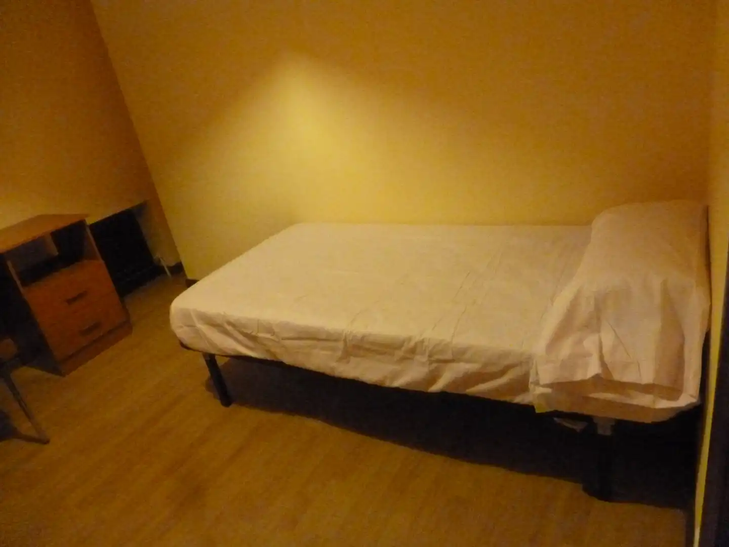 Habitación de Piso de alquiler en Barañáin / Barañain con Calefacción, Parquet y Amueblado