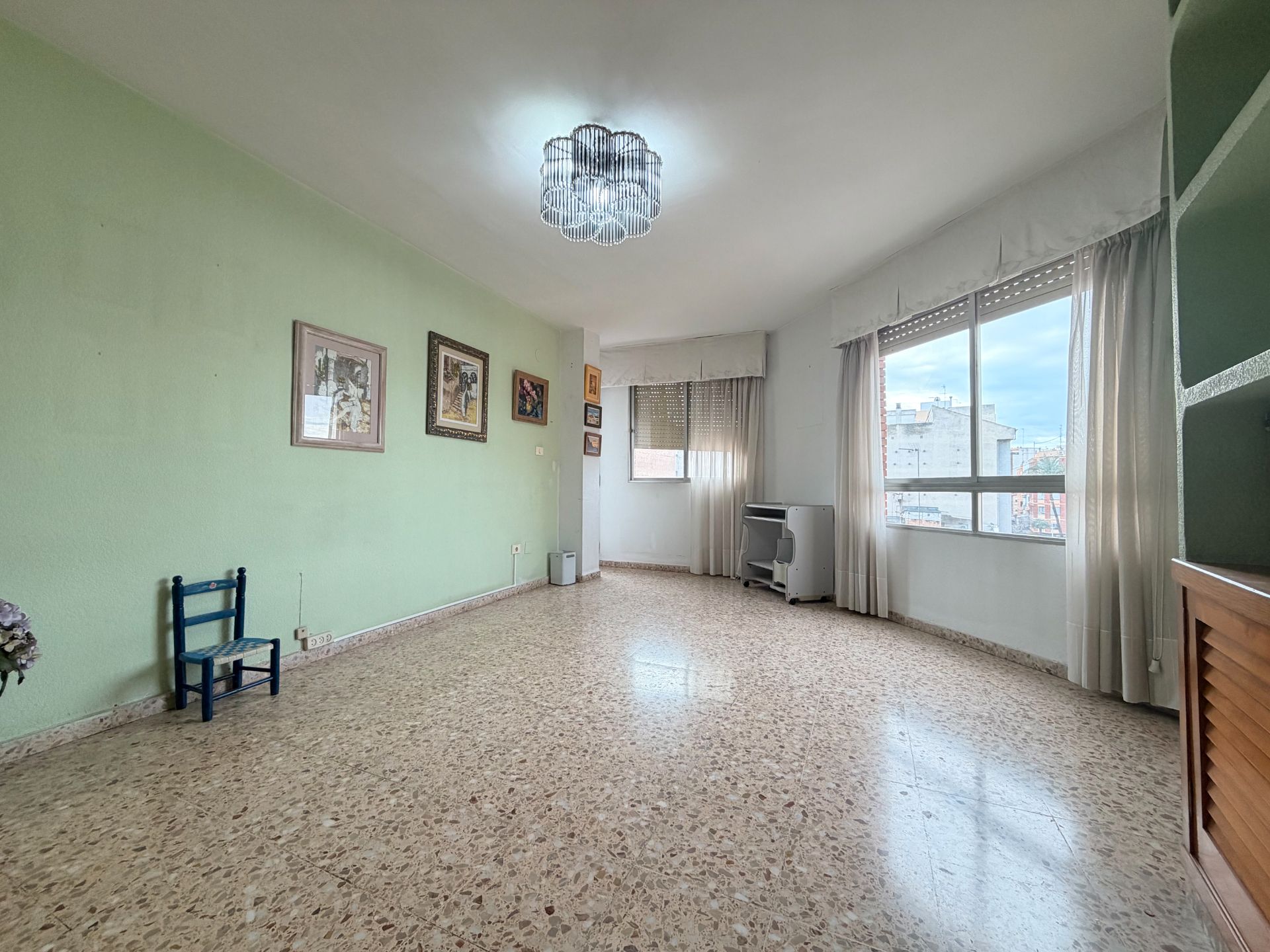 Living room of Flat for sale in Castellón de la Plana / Castelló de la Plana  with Air Conditioner, Terrace and Oven