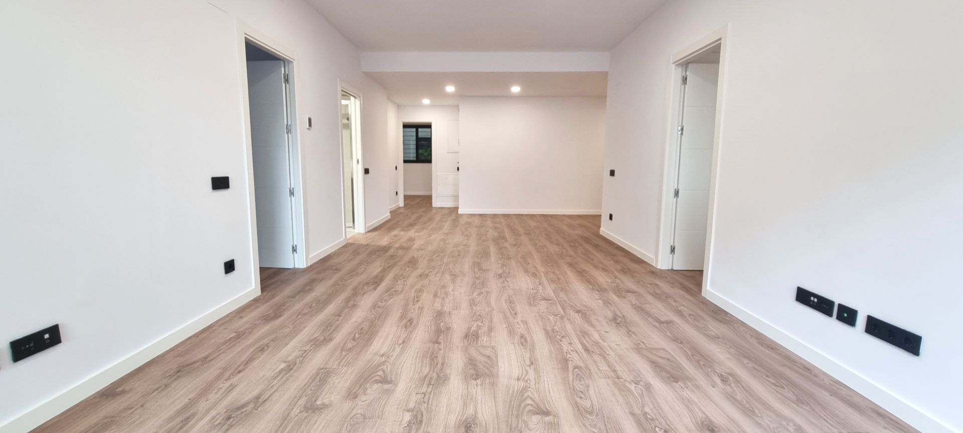 Flat to rent in Badalona  with Air Conditioner, Heating and Storage room