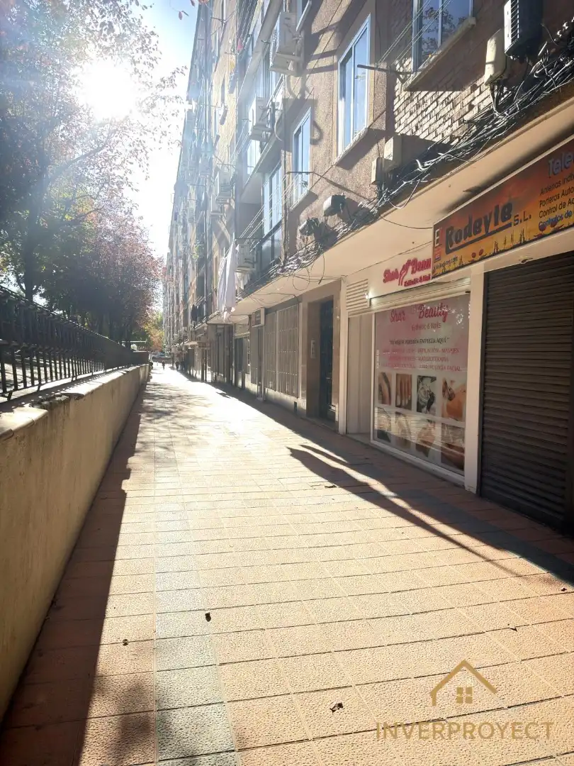 Vista exterior de Piso en venta en Universidad