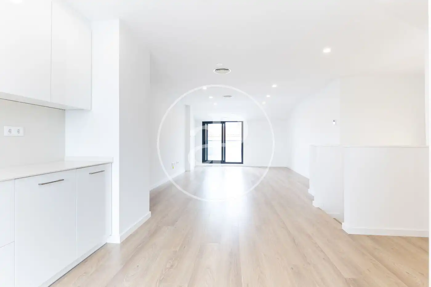 Dachboden zum Verkauf in Terrassa mit Klimaanlage, Heizung und Terrasse
