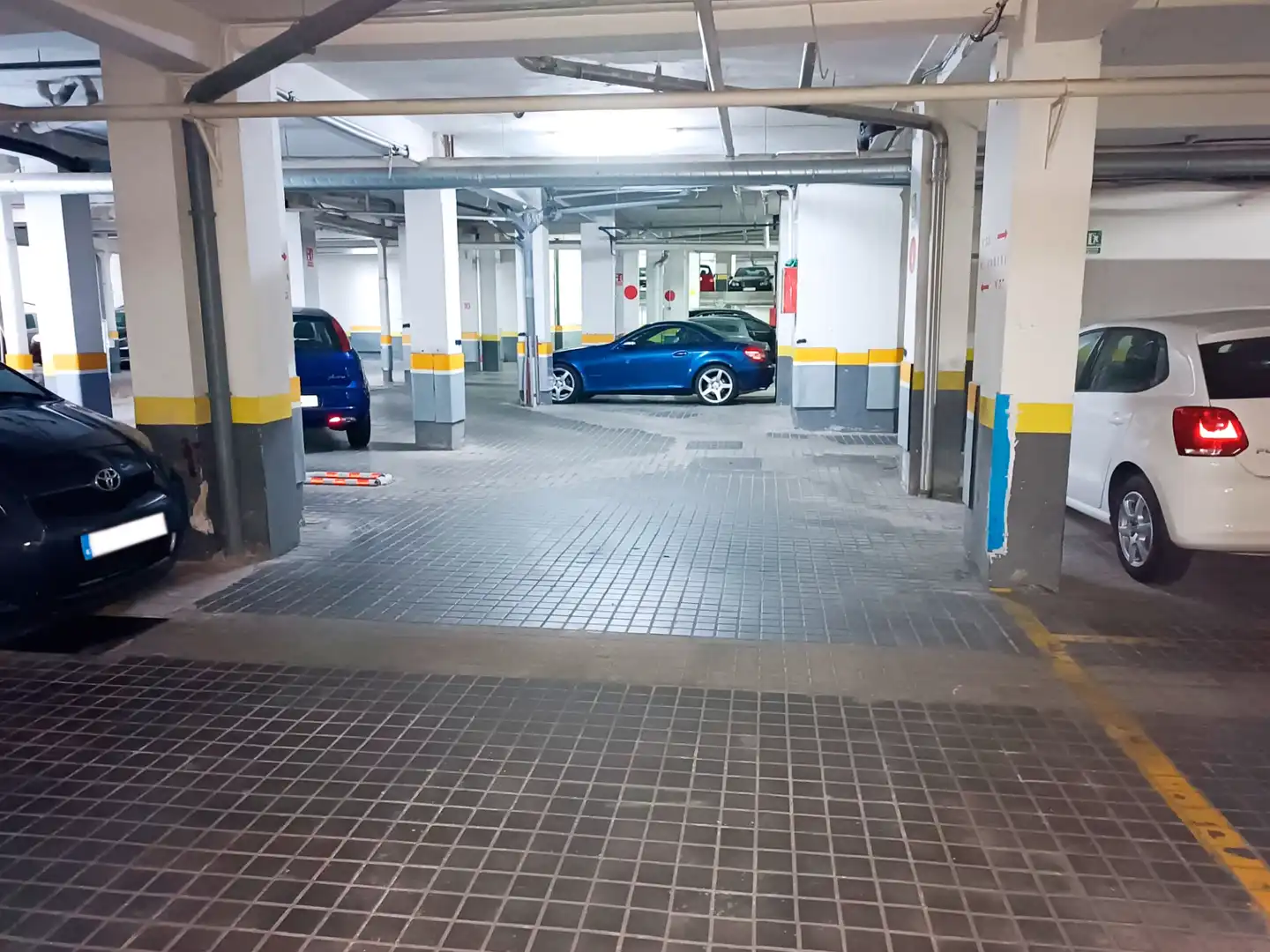 Einzelparkplatz zur Miete in Calle del Aviador Zorita 35, imagen 6