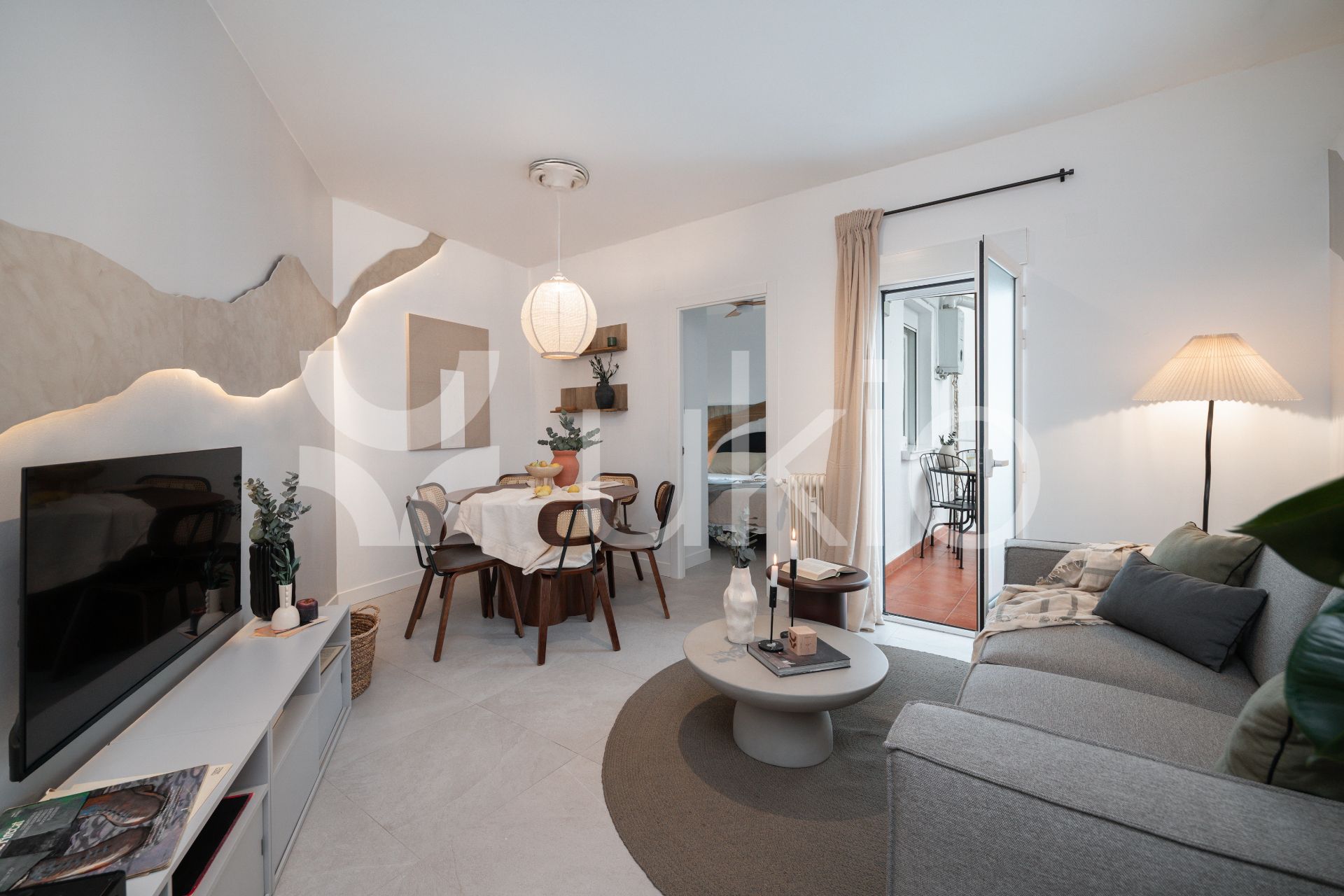 Sala d'estar de Apartament de lloguer en  Madrid Capital amb Aire condicionat, Calefacció i Moblat