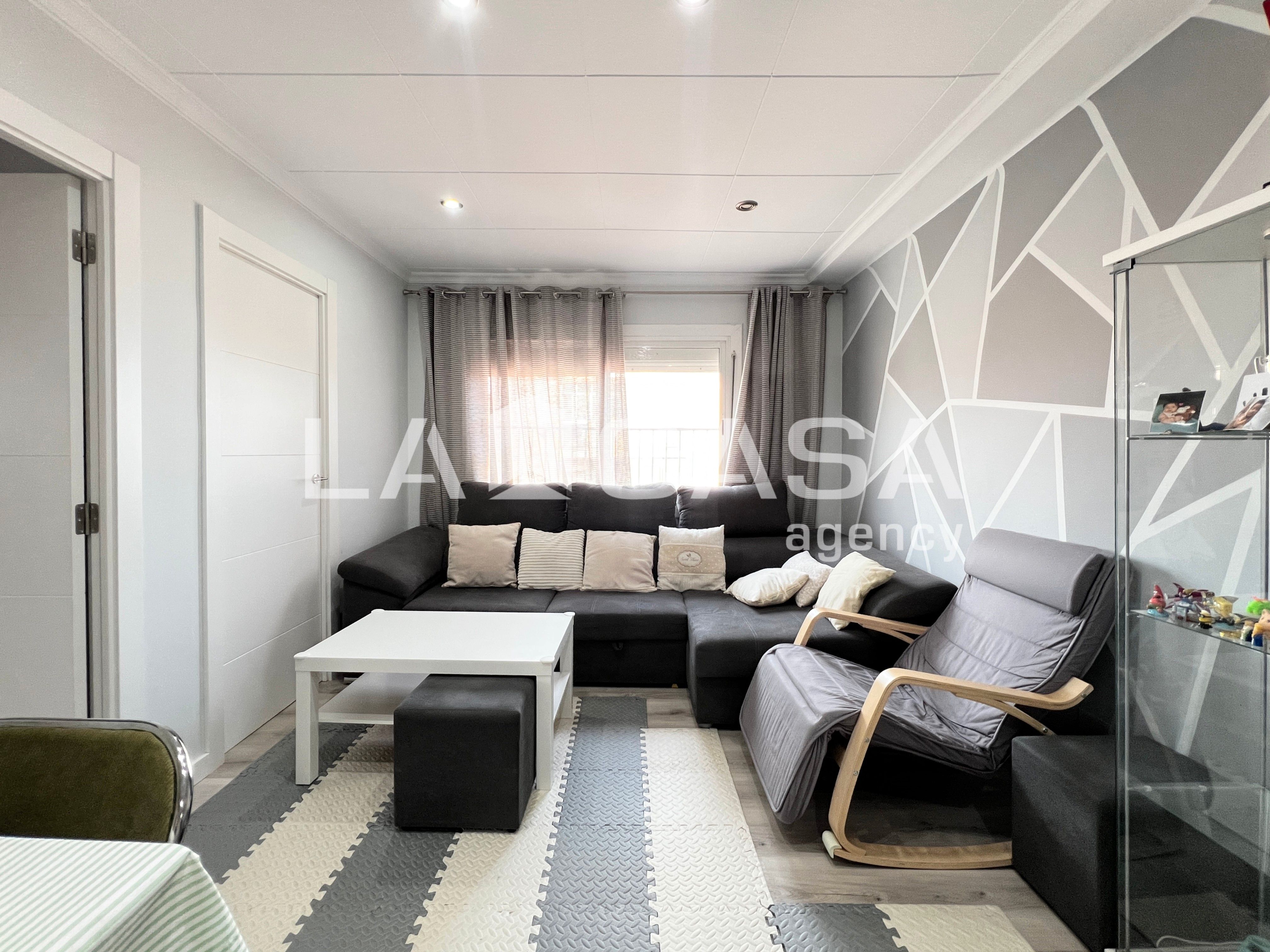 Piso en venta en Badalona con Balcón