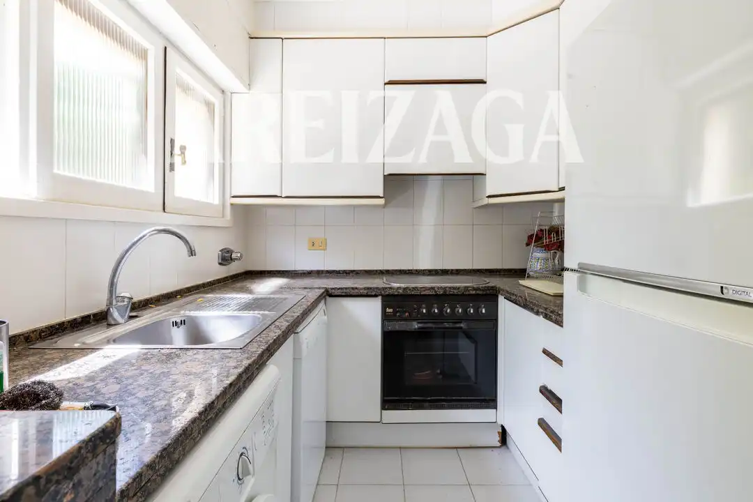 Cocina de Casa o chalet en venta en Donostia - San Sebastián  con Calefacción, Jardín privado y Terraza