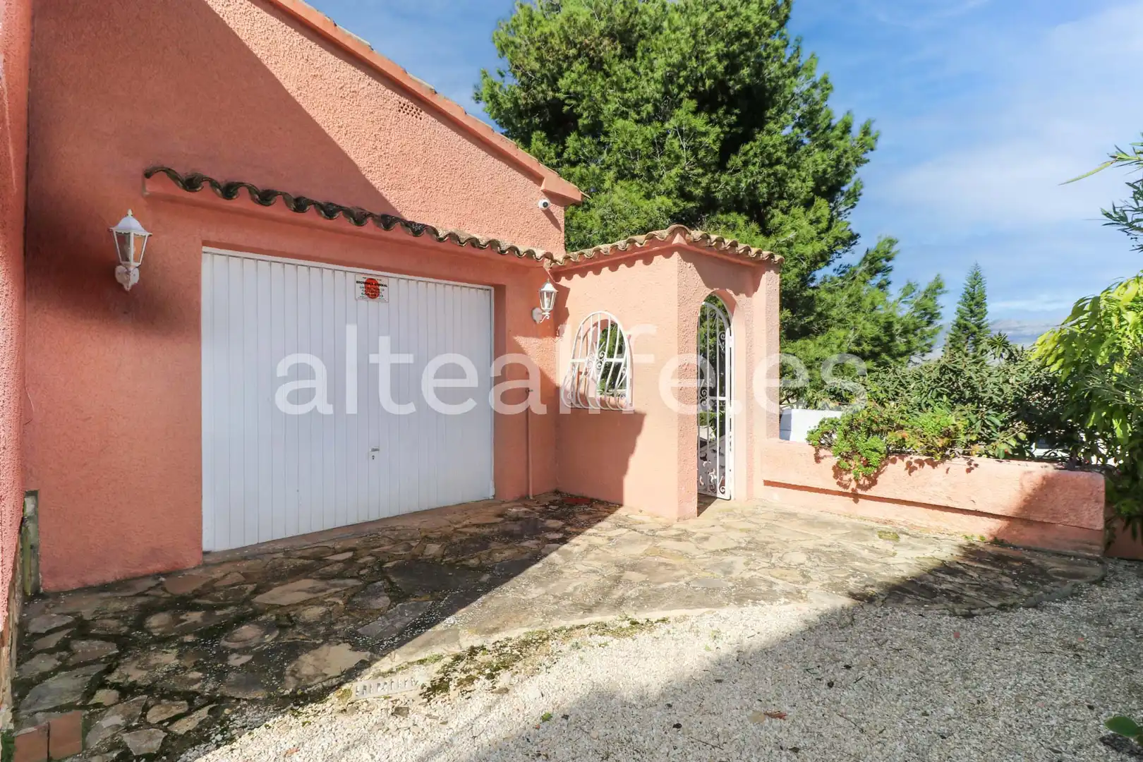 Exterior view of Houses for sale in L'Alfàs del Pi  with Air Conditioner, Heating and Private garden