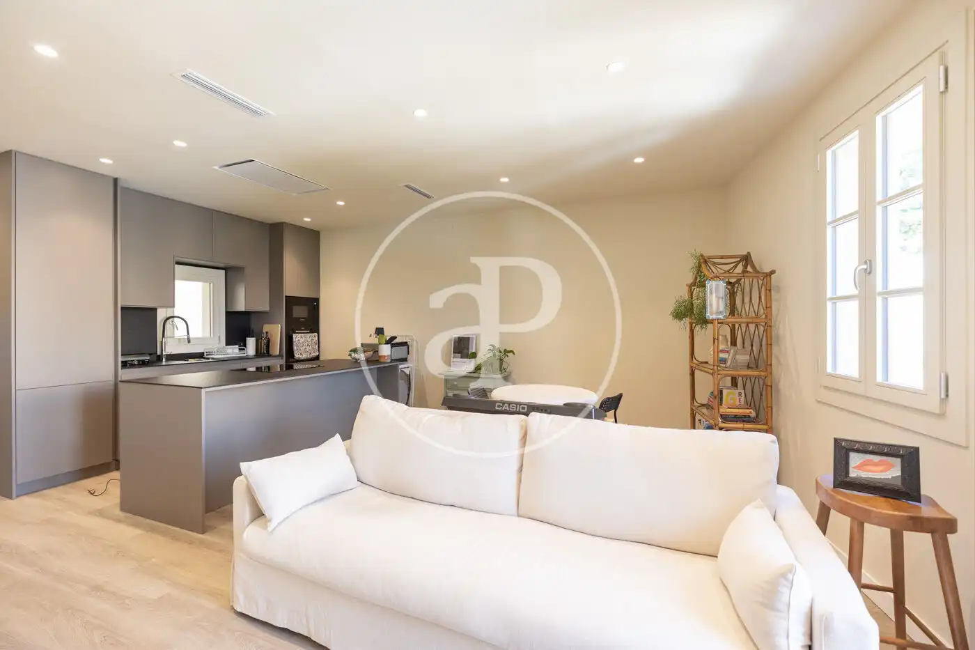 Wohnzimmer von Wohnung zum Verkauf in Barcelona mit Klimaanlage, Heizung und Privatgarten