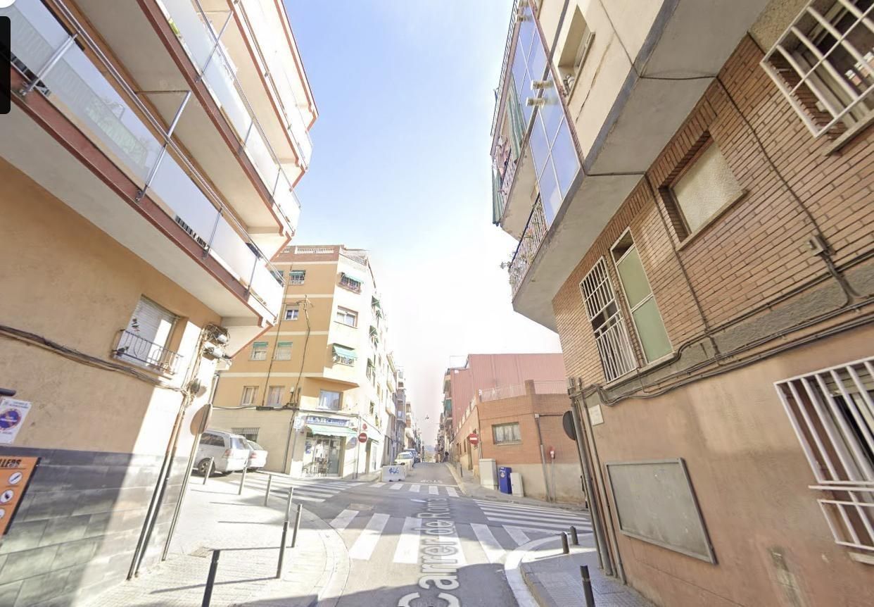 Vista exterior de Pis en venda en Santa Coloma de Gramenet