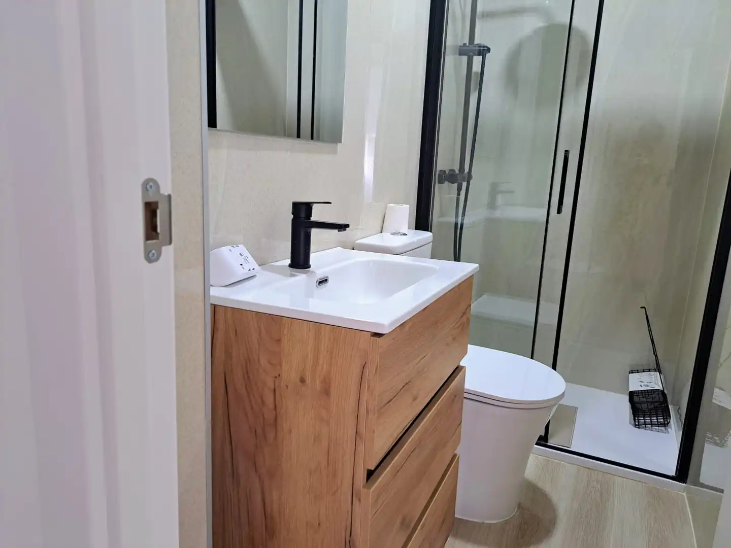Bathroom of Flat for share in Getafe  with Heating, Furnished and Oven