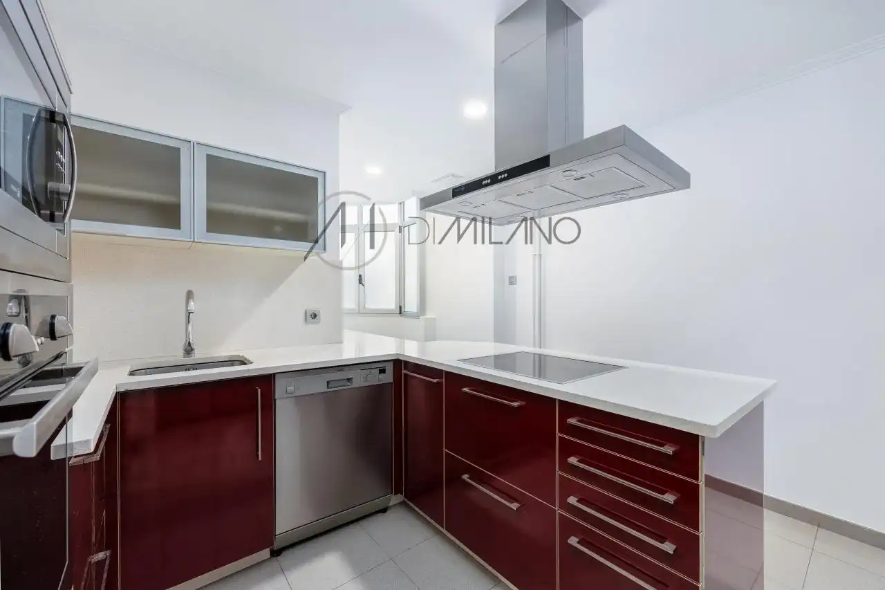 Kitchen of Flat for rent in Vigo   with Heating, Parquet flooring and Terrace