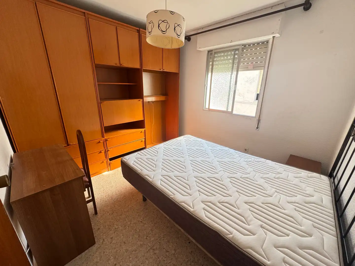 Habitación de Piso de alquiler en Jaén con Aire acondicionado, Terraza y Amueblado