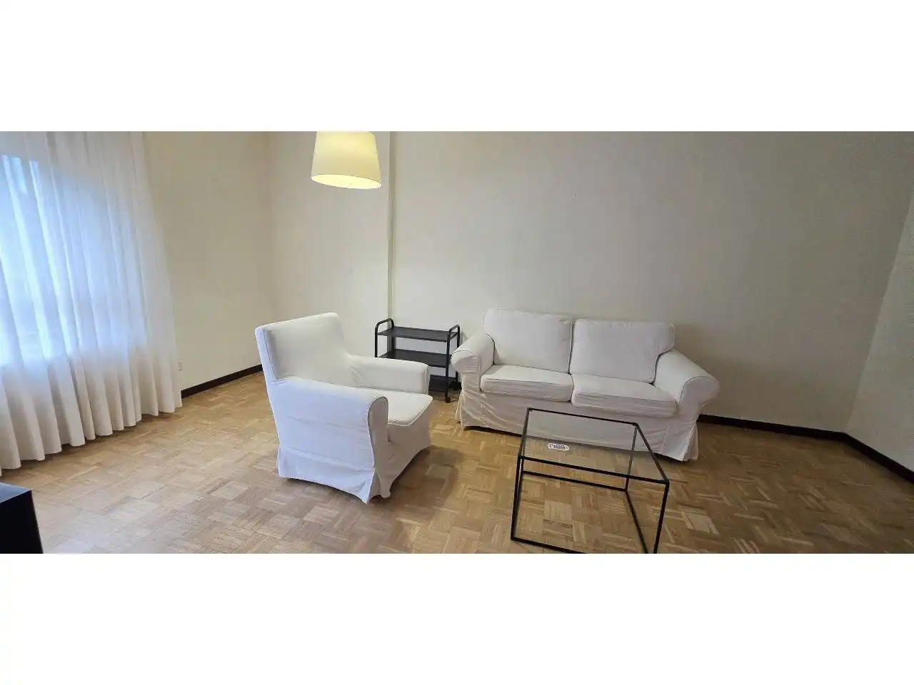 Sala d'estar de Pis de lloguer en  Logroño amb Calefacció, Parquet i Terrassa
