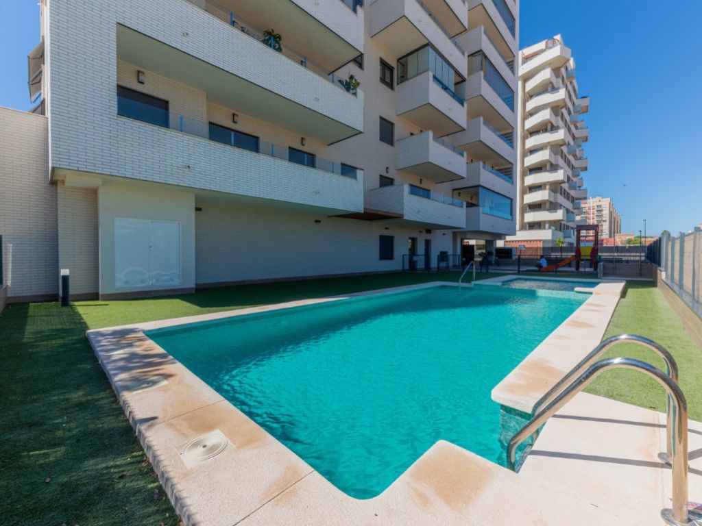 Schwimmbecken von Wohnungen zum verkauf in El Campello mit Klimaanlage
