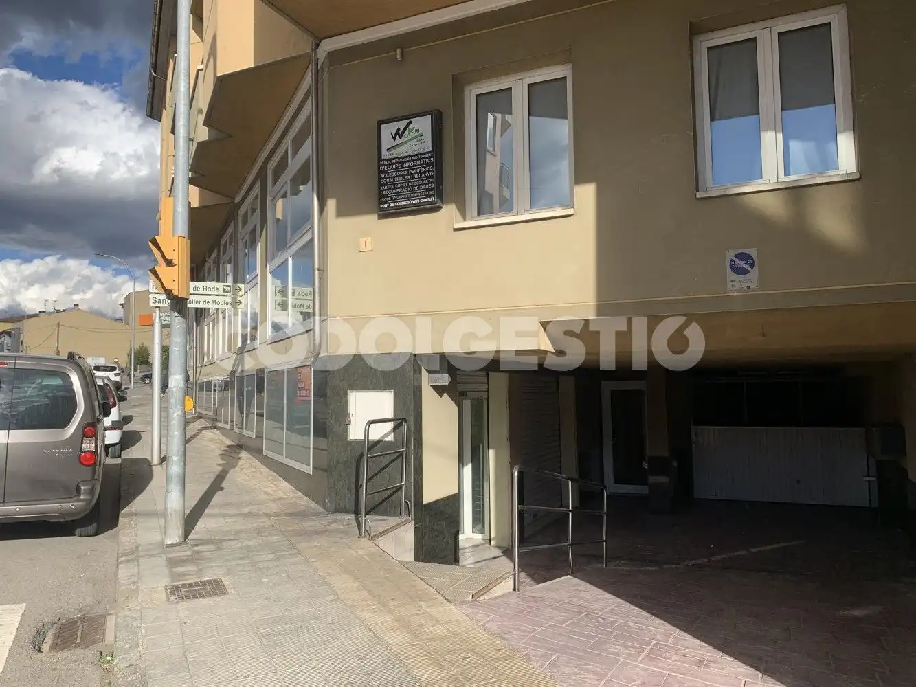 Exterior view of Commercial properties for sale in Roda de Ter