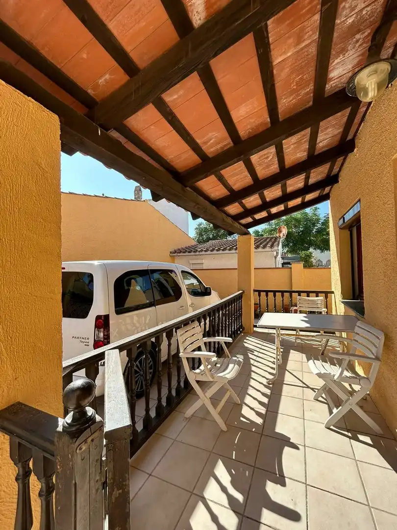 House with pool for sale in Requesens, imagen 2