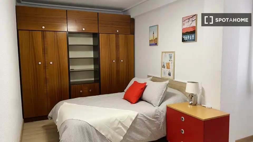 Bedroom of Flat for rent in Zaragoza  with Air Conditioner, Heating and Furnished