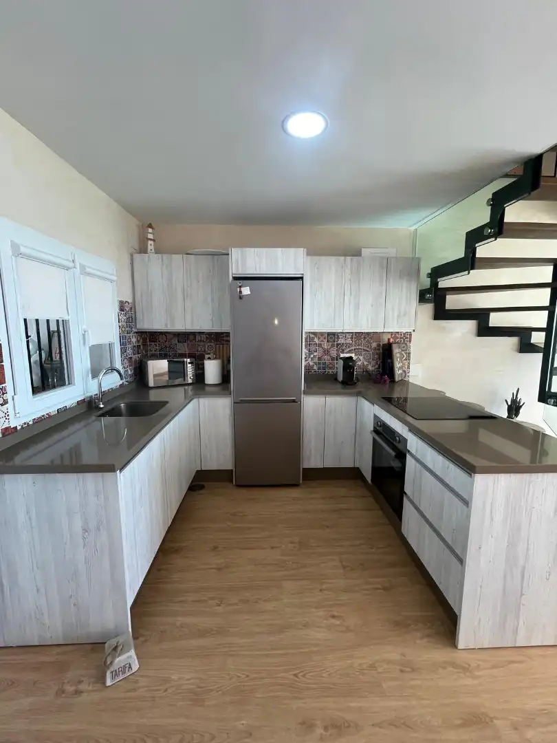 Cocina de Casa adosada de alquiler en Vélez-Málaga con Aire acondicionado, Calefacción y Jardín privado