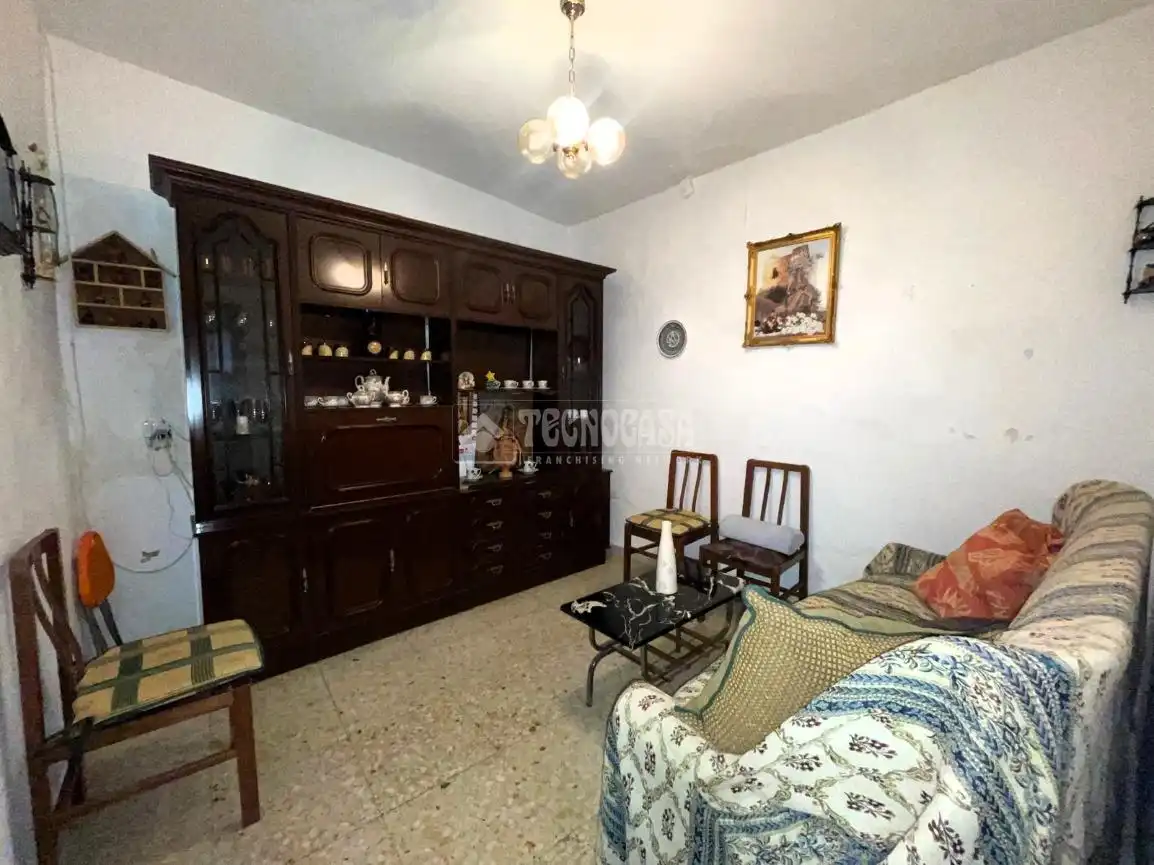 Casa adosada en venda a Guadix