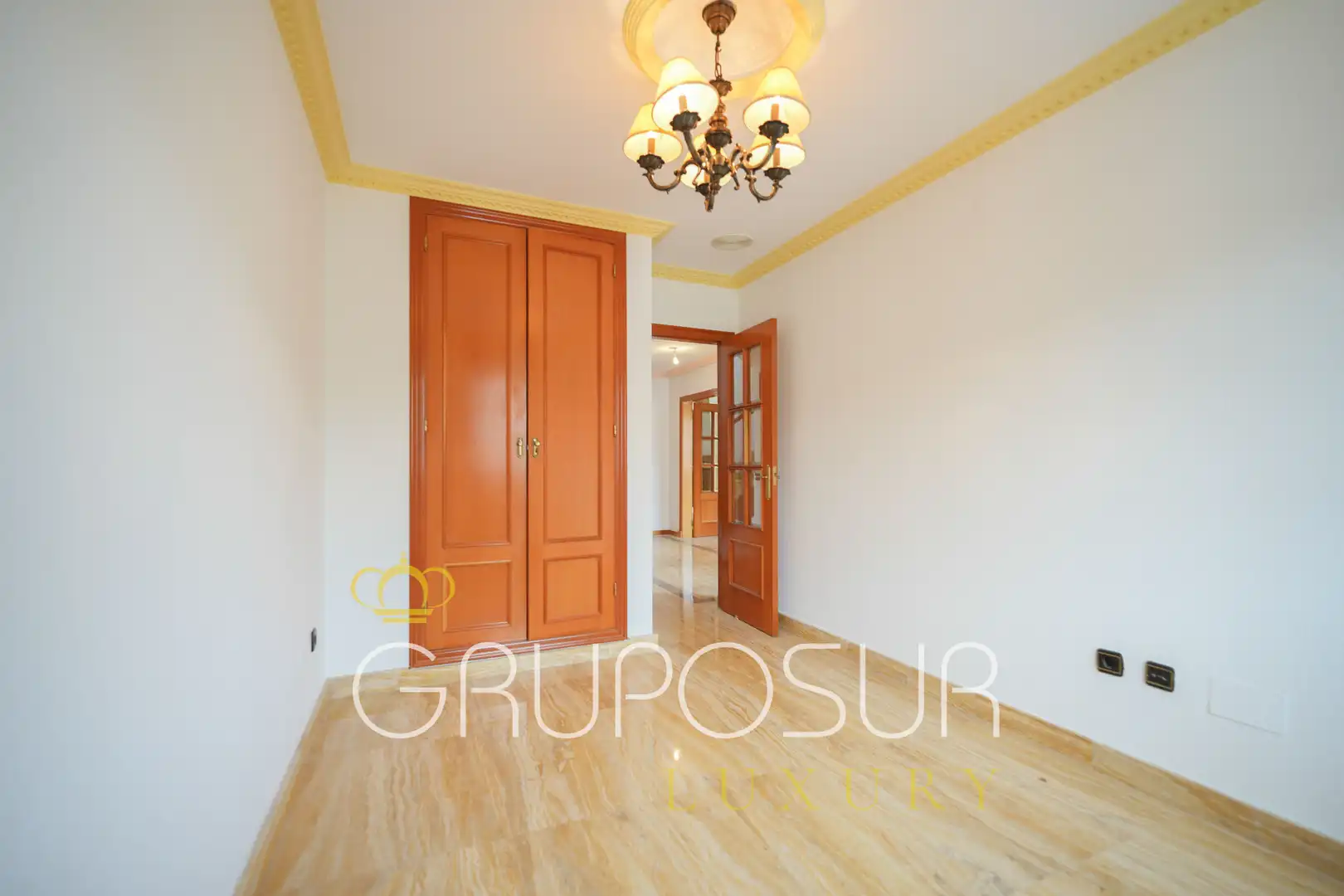 Dormitori de Casa adosada en venda en Laguna de Duero amb Calefacció, Jardí privat i Parquet
