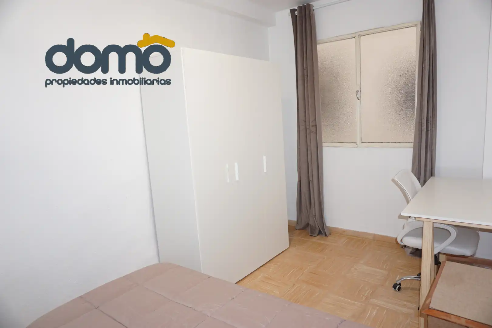 Flat with terrace to rent in Calle Emperatriz Eugenia, imagen 13