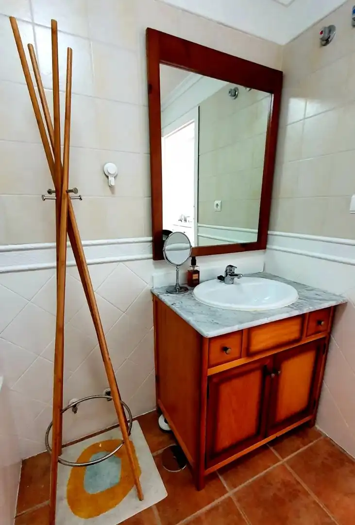 Badezimmer von Einfamilien-Reihenhaus zur Miete in Elche / Elx mit Privatgarten, Terrasse und Möbliert