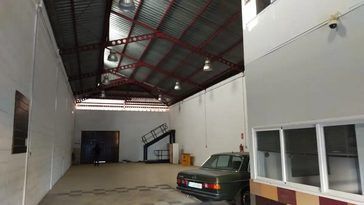 Nave industrielle à vendre à Cerro - Amate