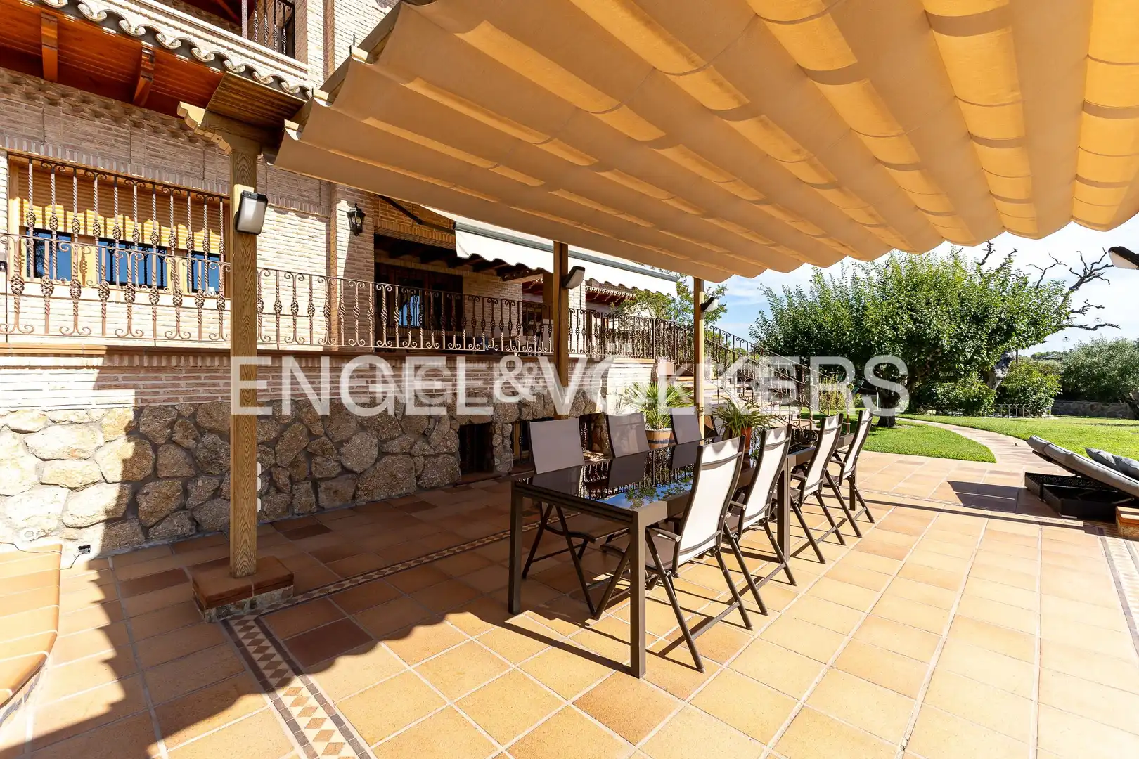 Terraza de Finca rústica en venta en Villaviciosa de Odón con Aire acondicionado, Calefacción y Jardín privado