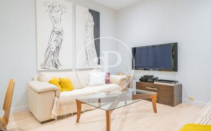 Living room of Flat to rent in  Madrid Capital  with Air Conditioner, Heating and Furnished