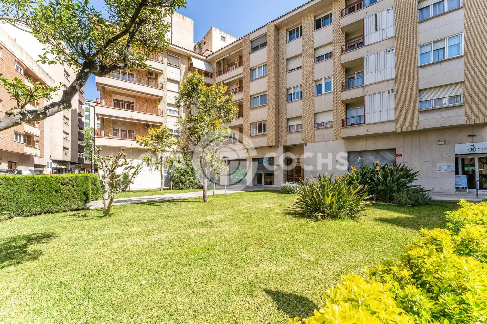 Vista exterior de Pis en venda en Reus amb Terrassa i Balcó