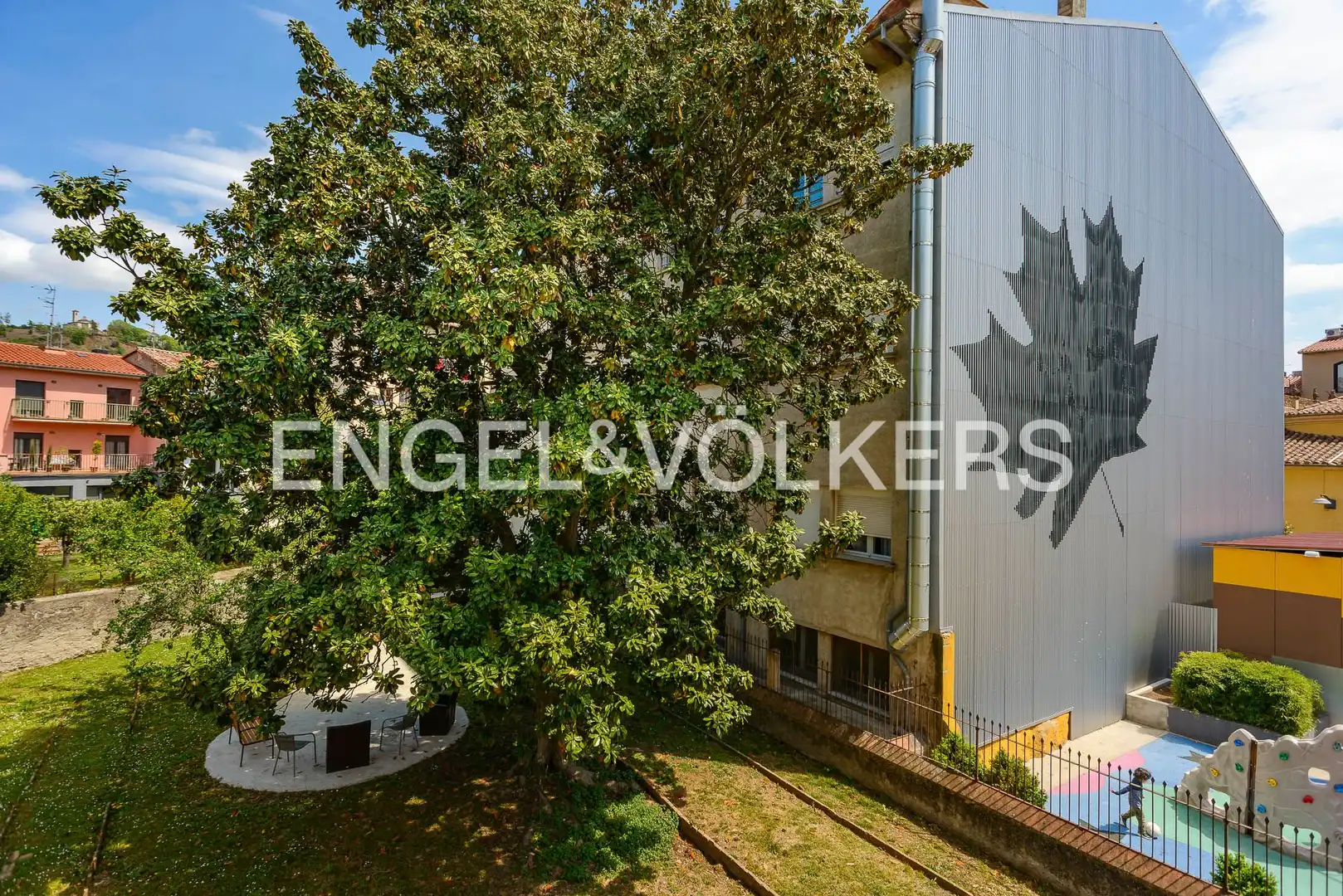 Vista exterior de Casa o chalet en venta en Olot con Calefacción, Jardín privado y Terraza